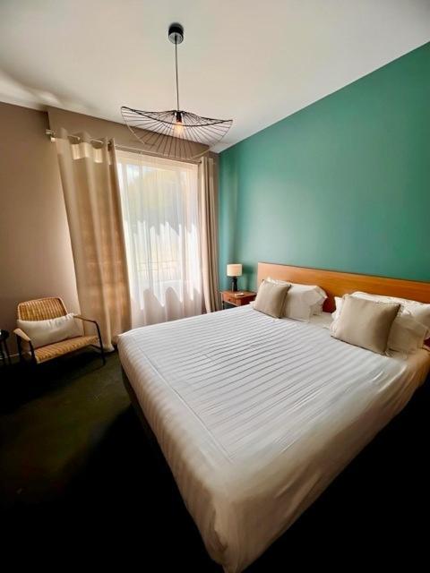Hotel De La Marine サン・テルブラン エクステリア 写真
